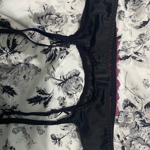 Garter belt - Picture 4 of 4